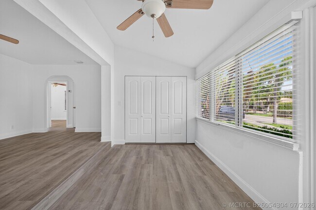 Foto del edificio - 423 SW 11th Ct