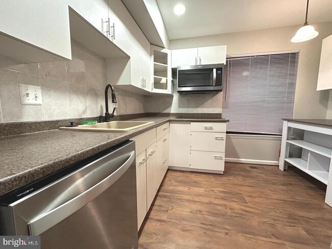 Building Photo - 1205 Springwood Ct