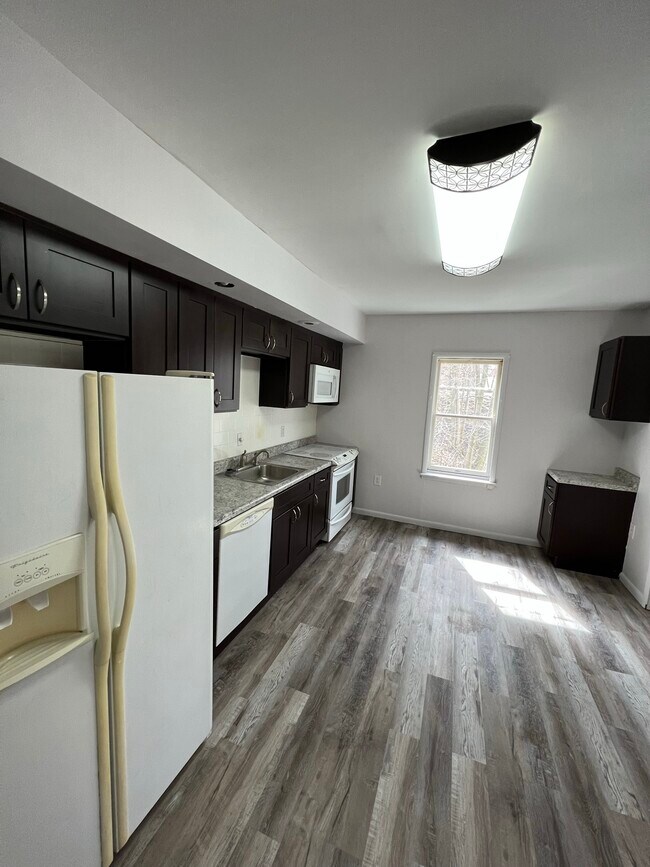 kitchen/dining area - 315 Lehigh Ave