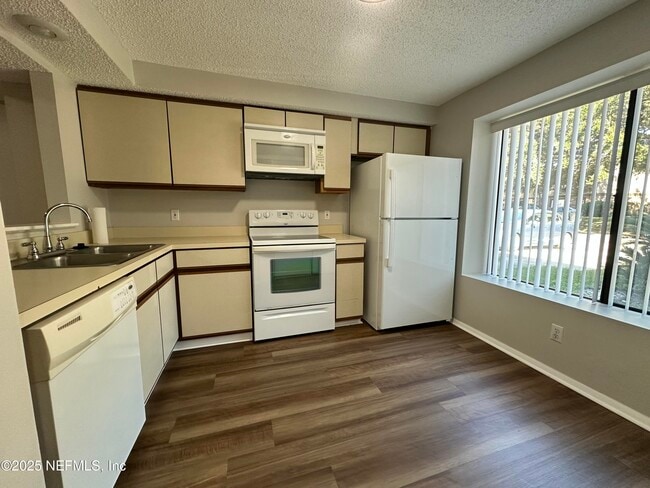 Building Photo - 7042 Prestwick Cir S