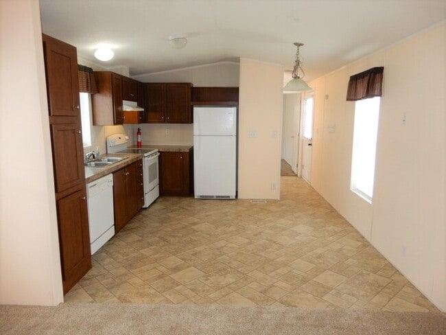 Building Photo - 2340 Strand Ave
