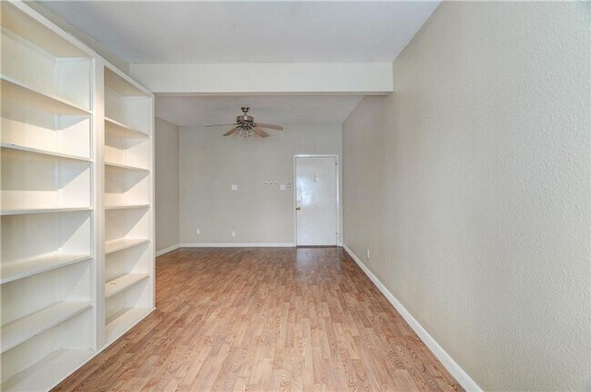 Building Photo - UT condo for lease