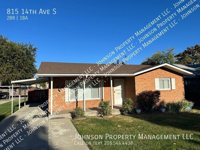 Building Photo - 815 14th Ave S