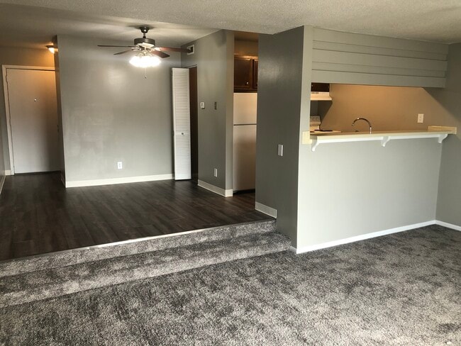 Building Photo - Kingston Cove Apartments