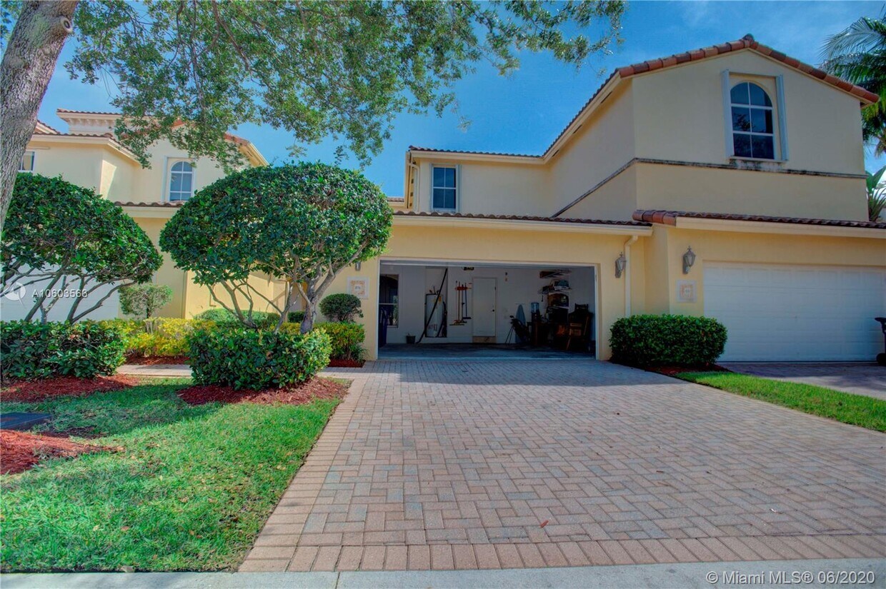 876 Spinnaker Dr, Hollywood, FL 33019 Townhome Rentals in Hollywood FL