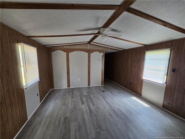 Building Photo - 1581 Rim Rd