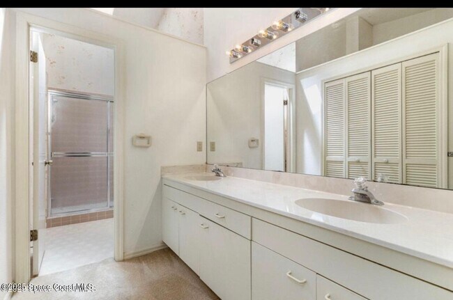 Foto del edificio - 707 Parkside Pl