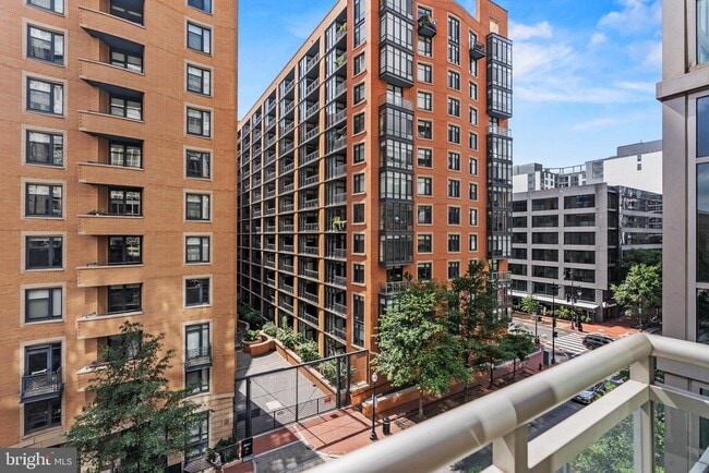 Foto del edificio - 811 4th St NW