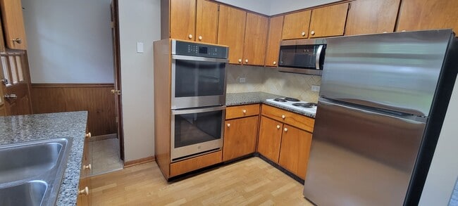 Foto del edificio - 532 Oakwood Dr