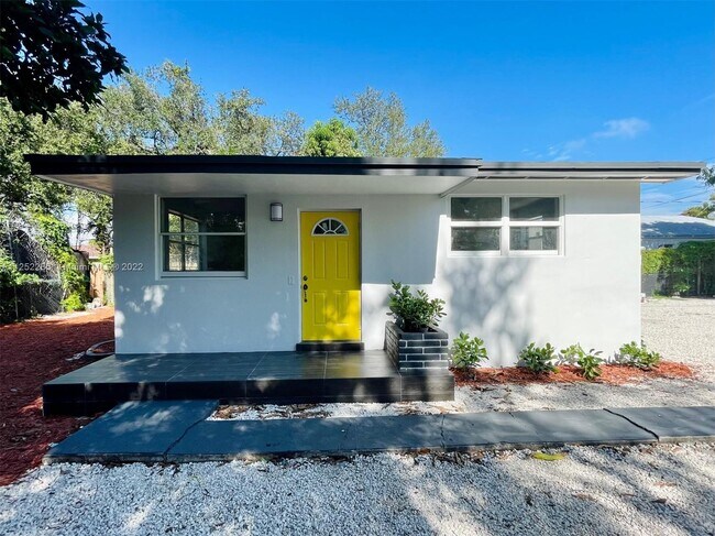 Foto del edificio - 5916 NW 5 Ave