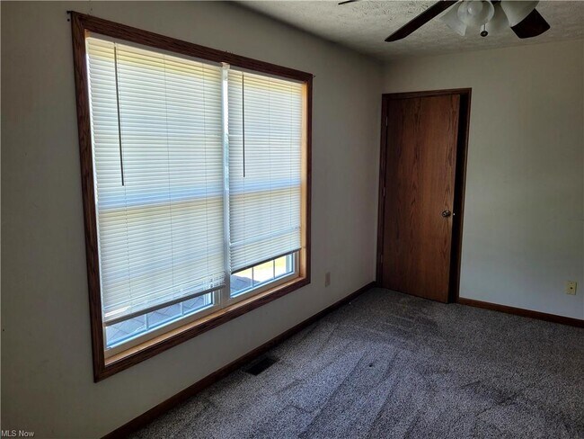 Foto del edificio - 7349 Navarre Rd SW
