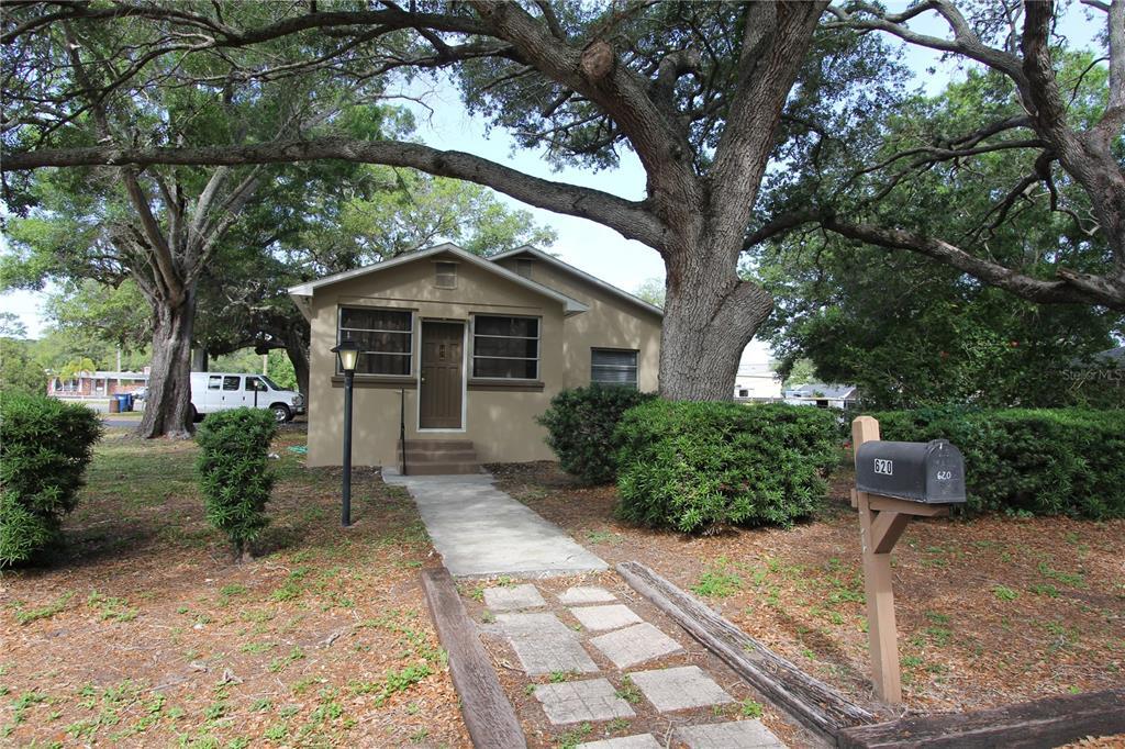 Foto principal - 620 38th St W