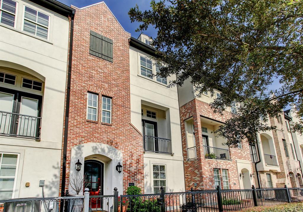 Primary Photo - 9441 Fannin St