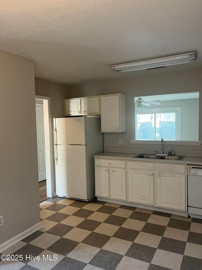 Building Photo - 4245 Williamsbrook Ln