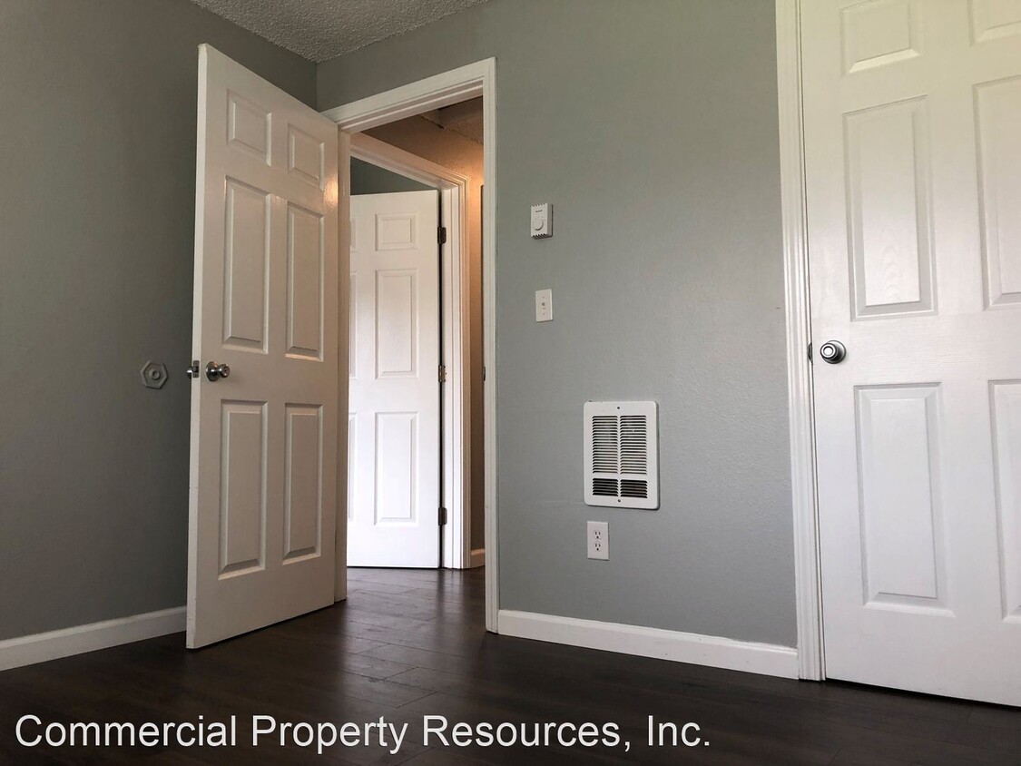 Foto principal - 406 E 9th St