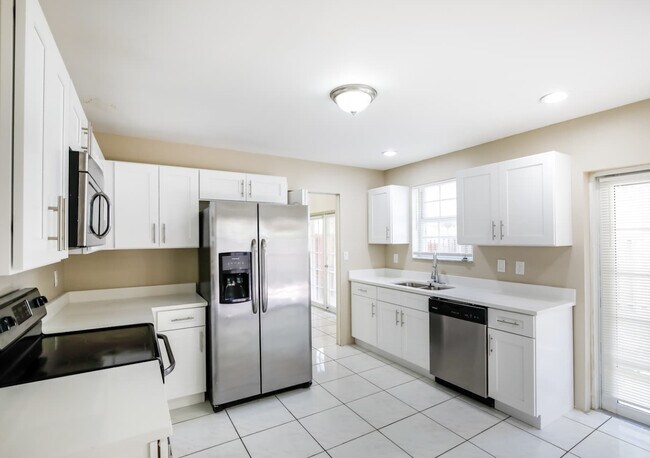 Foto del edificio - 6480 SW 160th Ct