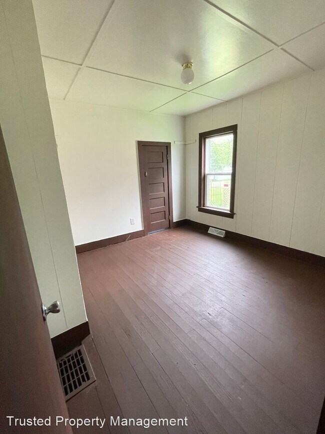 Building Photo - 3 br, 1 bath House - 229 Bland Street
