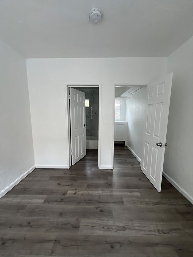 Photo - 542 West 49th Street Apartment