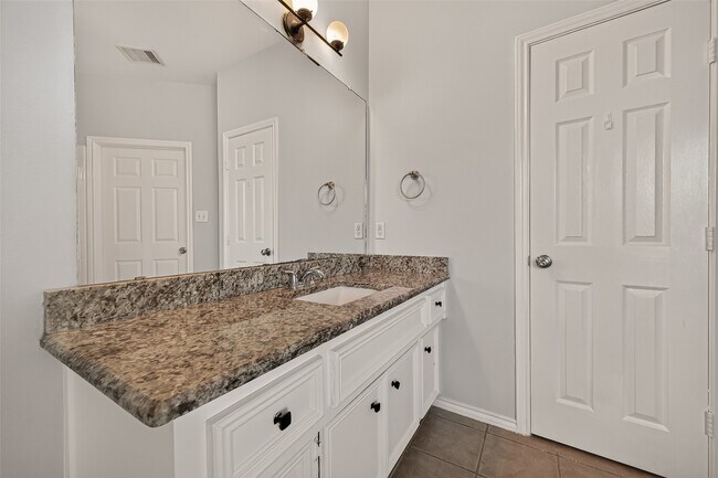Foto del edificio - 12819 Wisteria Park Dr