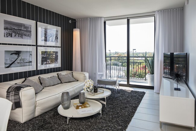 Building Photo - Intown Apartments