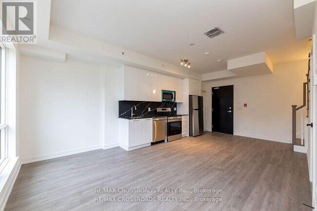 Photo du bâtiment - 861 Sheppard Ave W