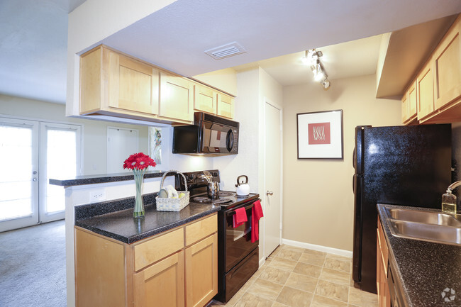 Interior Photo - The Pointe at City Center