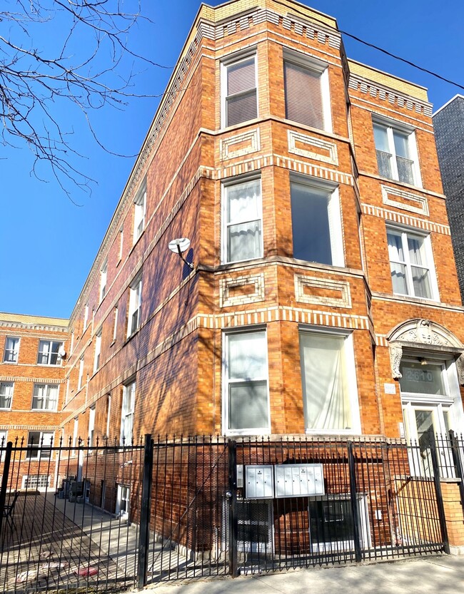 Building Photo - 2610 W Thomas St