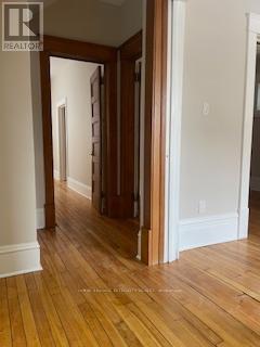 Building Photo - 352 Frank St