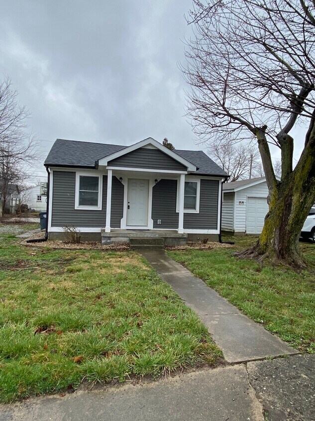 Primary Photo - 311 W 33rd St