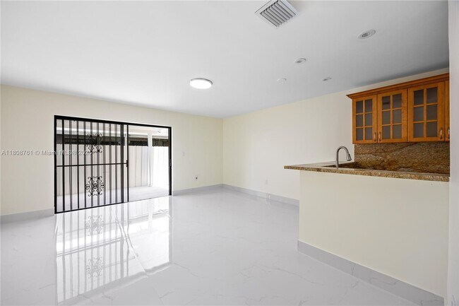 Building Photo - 2427 W 52nd Pl