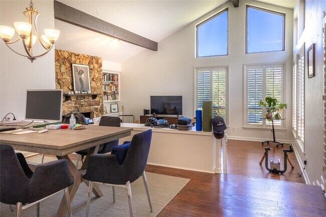 Building Photo - 224 Sovereign Ct