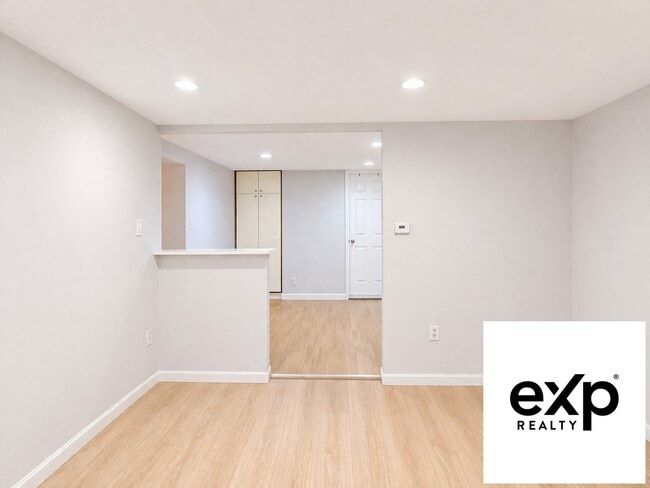 Foto del edificio - 528 Bennington St