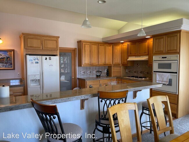 Building Photo - 2 br, 1.5 bath House - 597 Tahoe Island Dr.