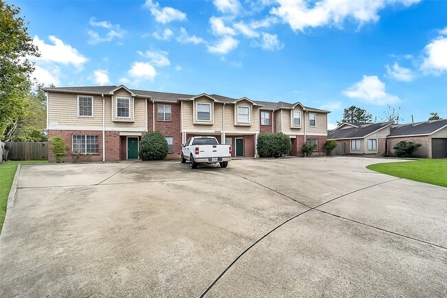 Foto del edificio - 10007 Emerald Creek Dr