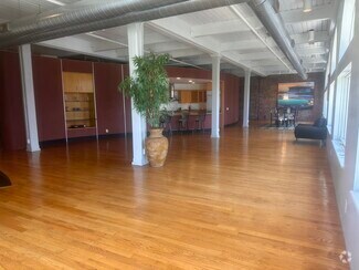 Building Photo - 316 N 8th St