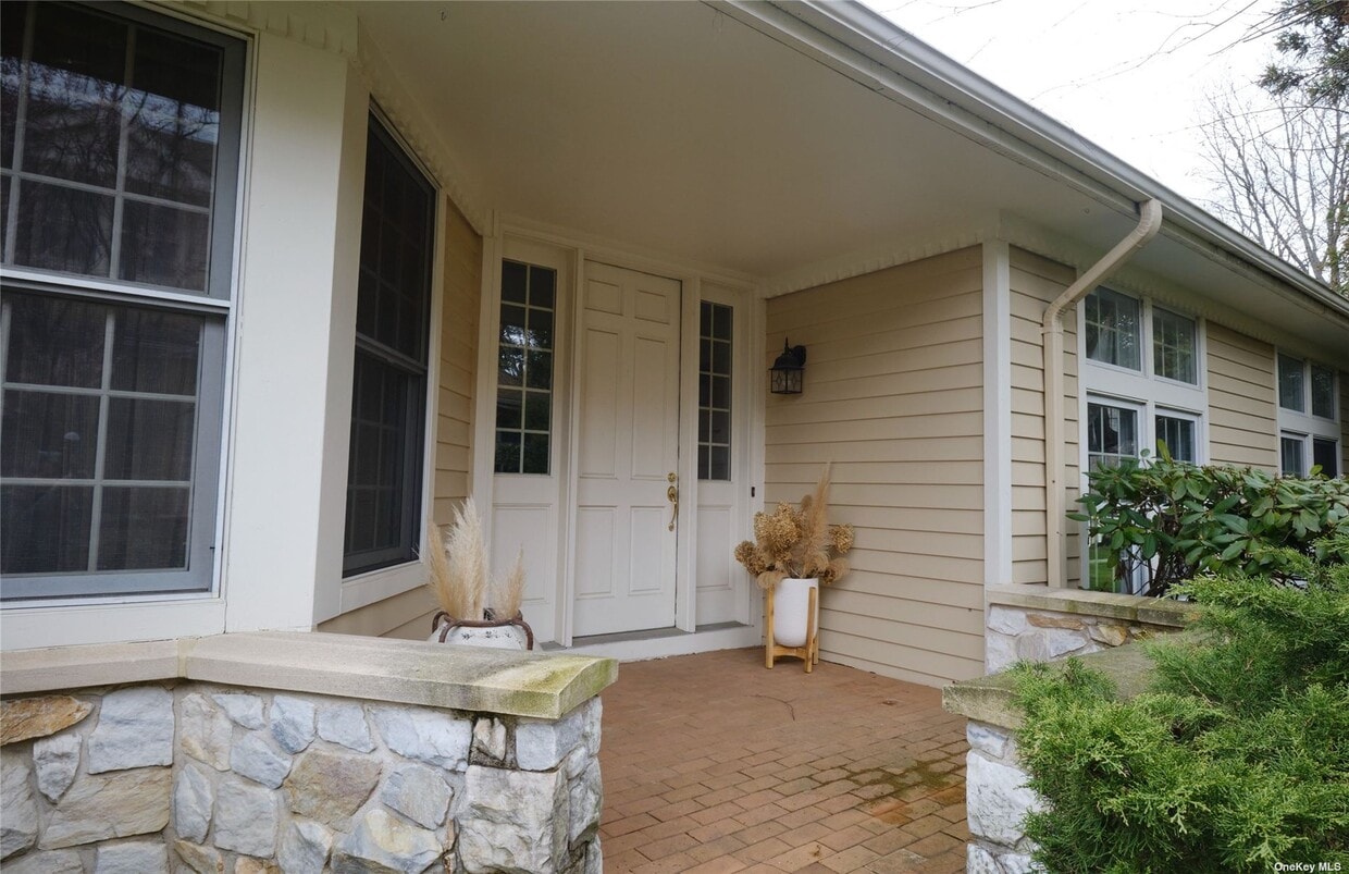 Primary Photo - 151 Firestone Cir