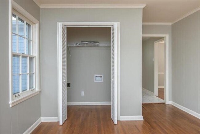 Building Photo - 311 E Erwin Dr