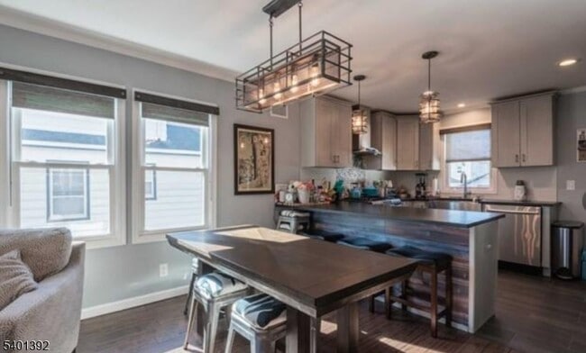 Foto del edificio - 34 Heights Ave