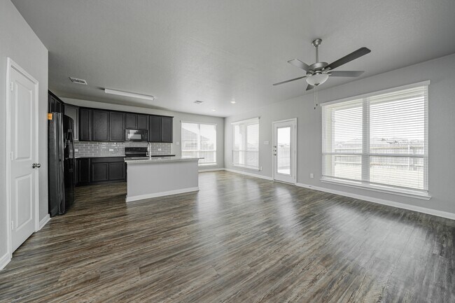 Foto del edificio - 536 Fallbrook Dr