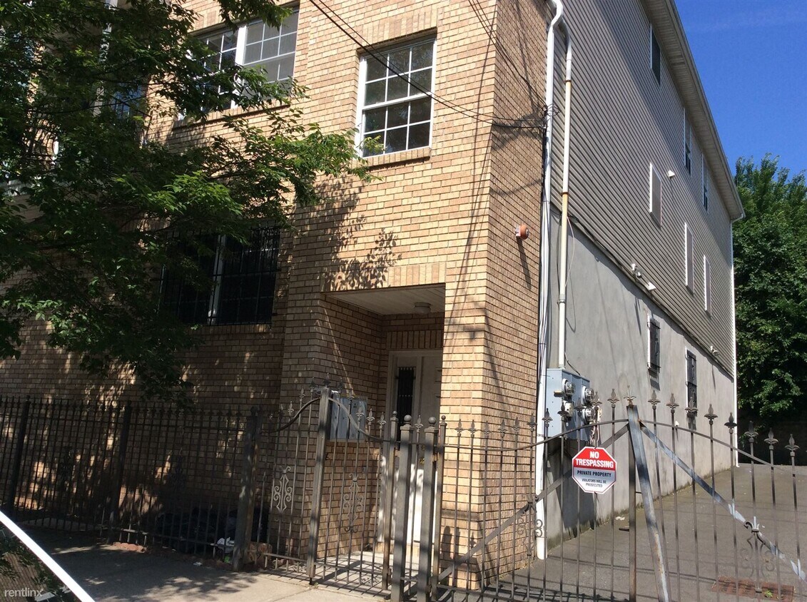 Primary Photo - 2 br, 1.5 bath House - 1-7 Norfolk St Unit 1