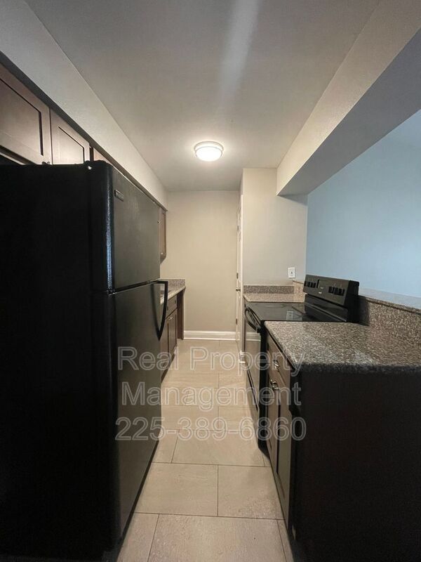 Building Photo - 5500 Dianna Dr