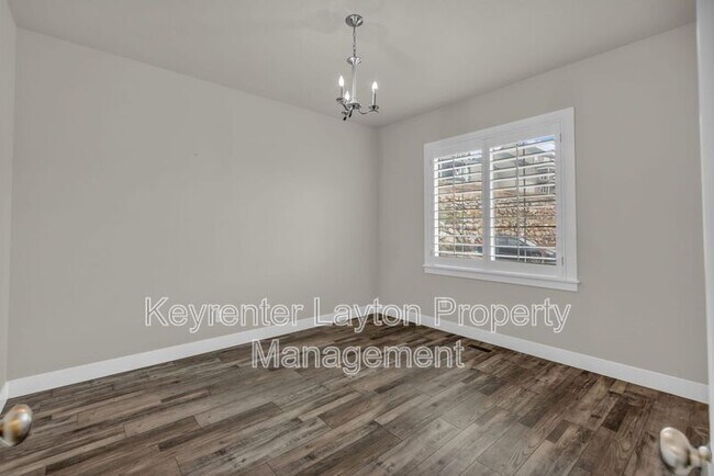 Foto del edificio - 1447 E Daylily Ct