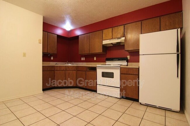 Building Photo - 2110 Meppen Dr