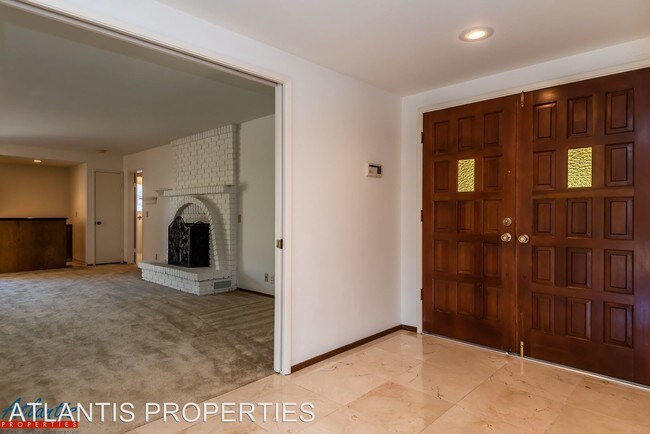 Building Photo - 4 br, 3 bath House - 6767 Glenview Drive