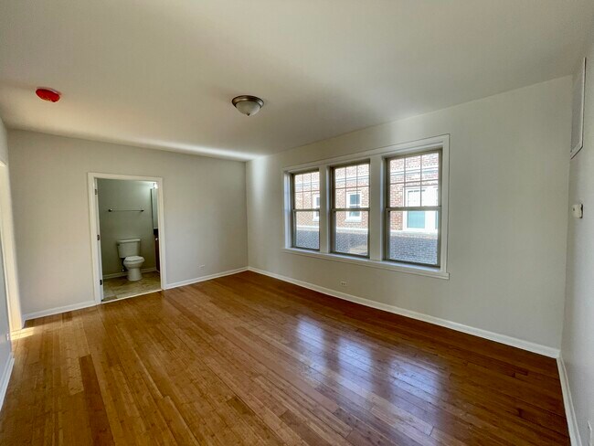 Building Photo - 7314 N Honore St