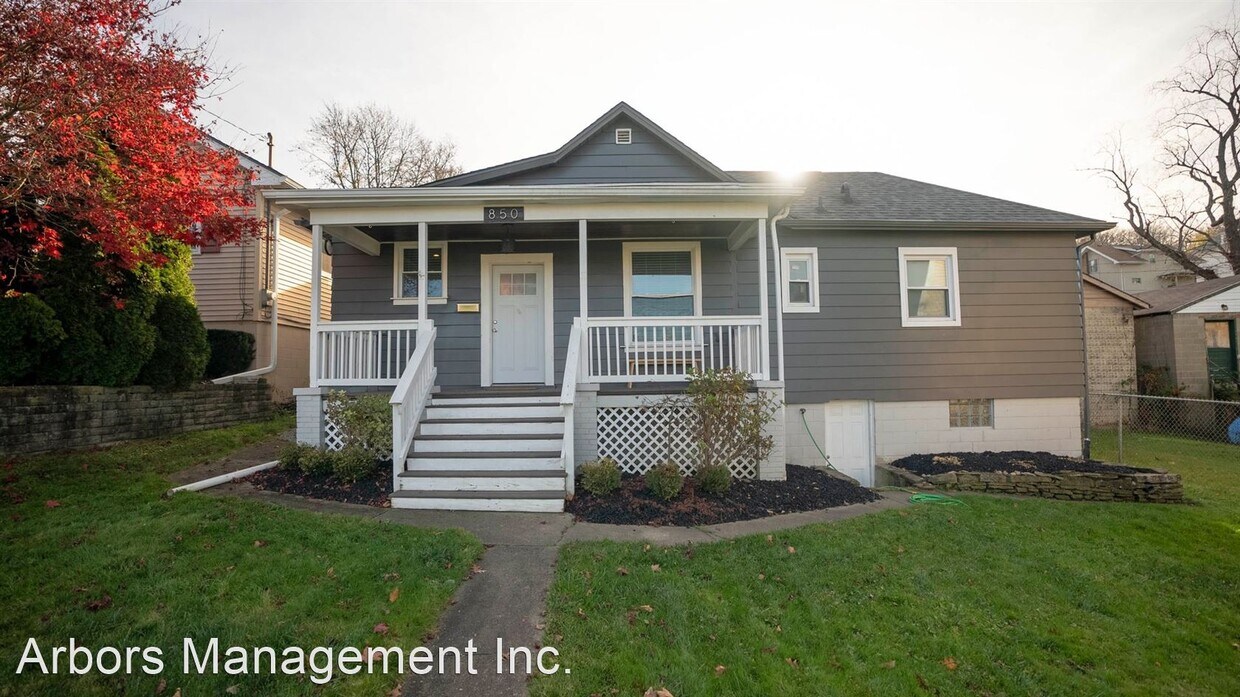 Primary Photo - 3 br, 2 bath House - 850 7th Avenue