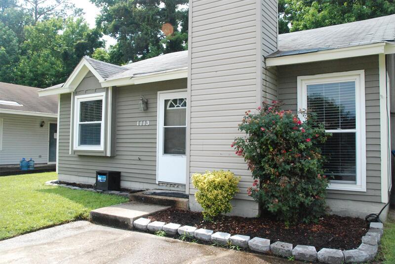Primary Photo - 1113 Tall Oak Dr