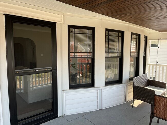 Foto del edificio - 1263 Jackson Ave