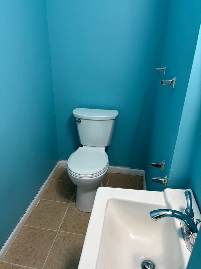 Building Photo - 61 Salem Rd