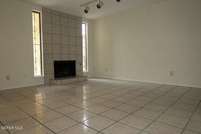 Building Photo - 1594 Bengal Dr